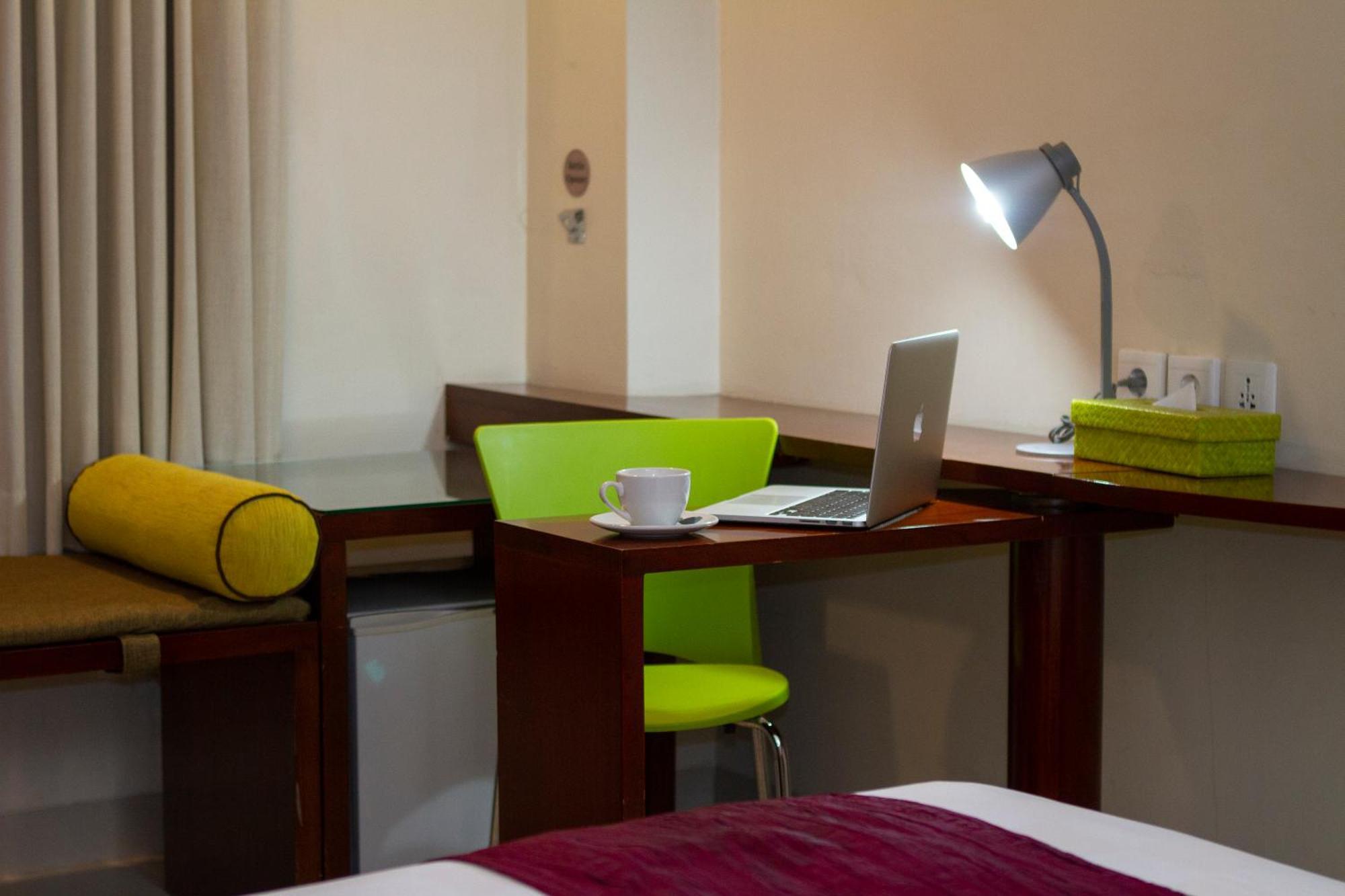 Primebiz Hotel Kuta Kuta  Ngoại thất bức ảnh