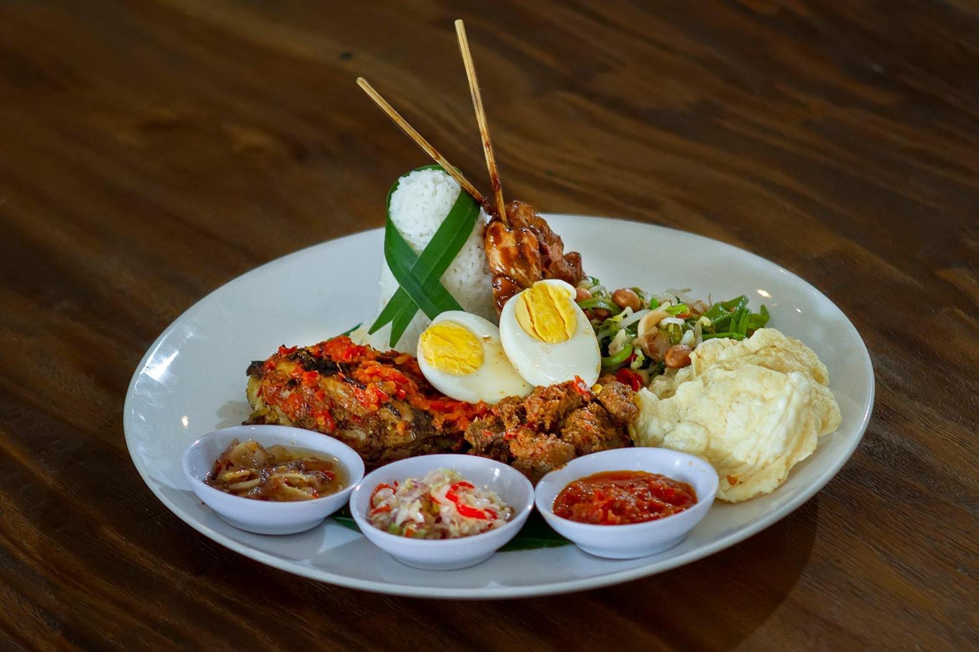 Primebiz Hotel Kuta Kuta  Ngoại thất bức ảnh