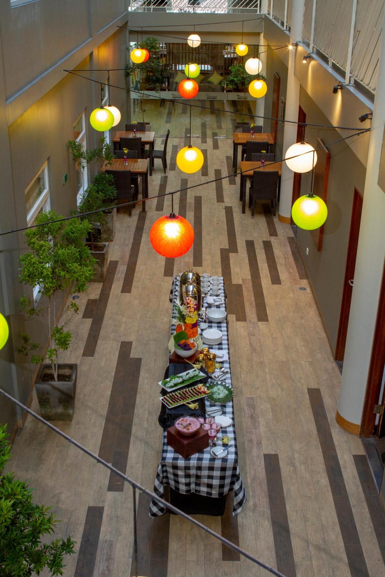 Primebiz Hotel Kuta Kuta  Ngoại thất bức ảnh